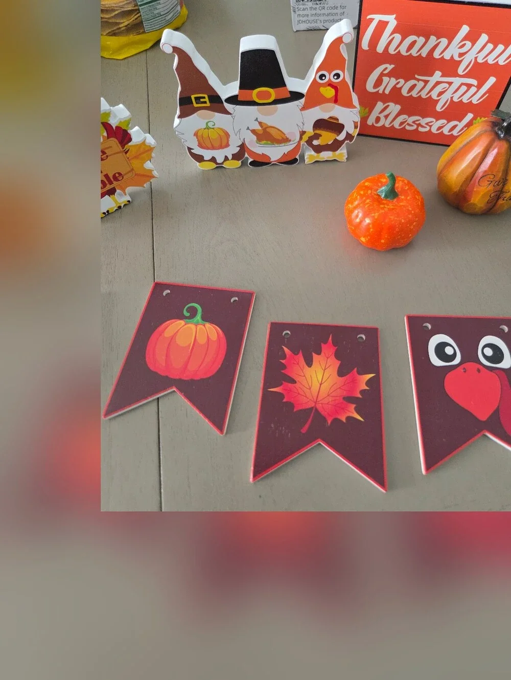 Thanksgiving tiered tray and table decor, EUC
